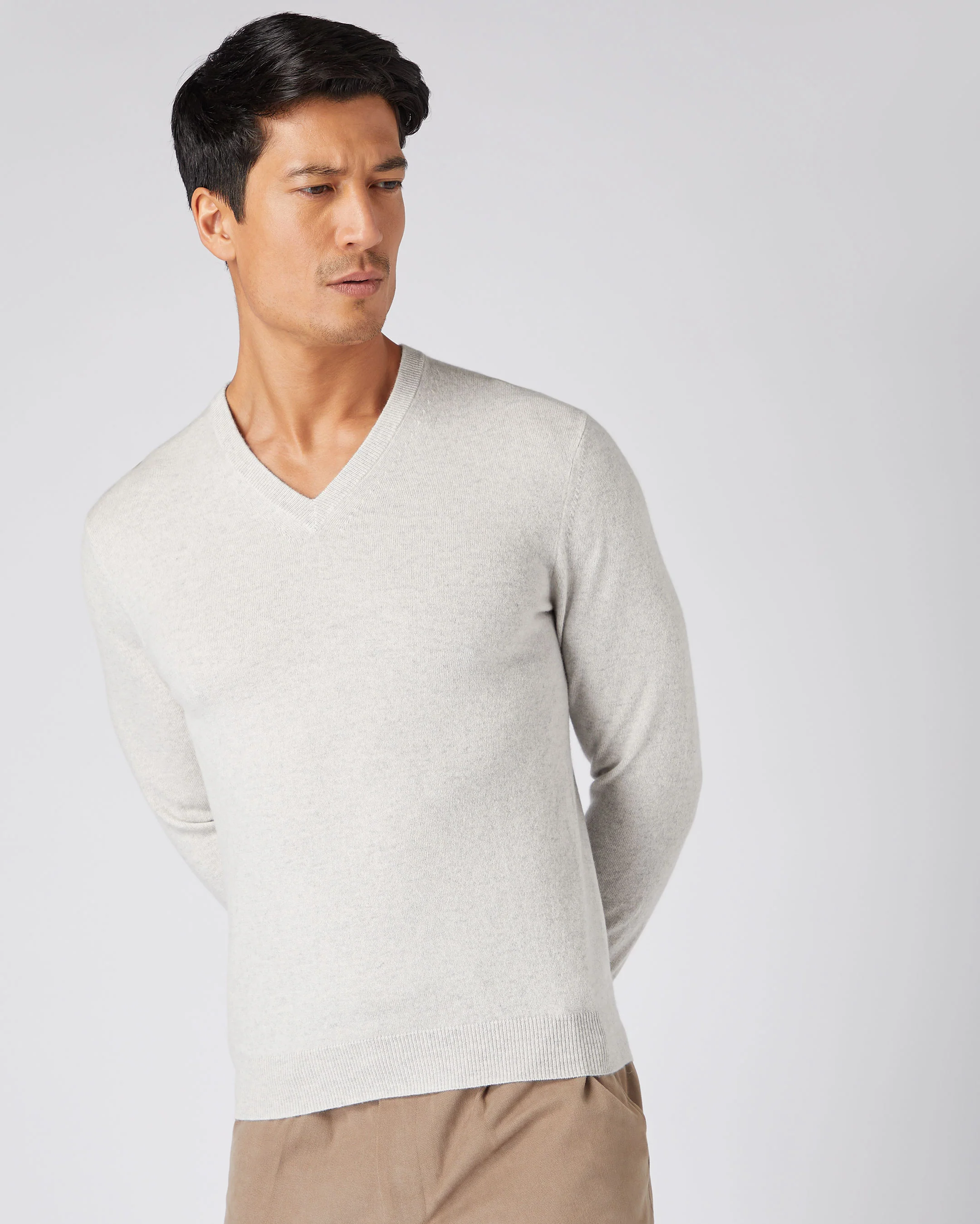 Men's The Burlington V Neck Cashmere Jumper Pebble Grey