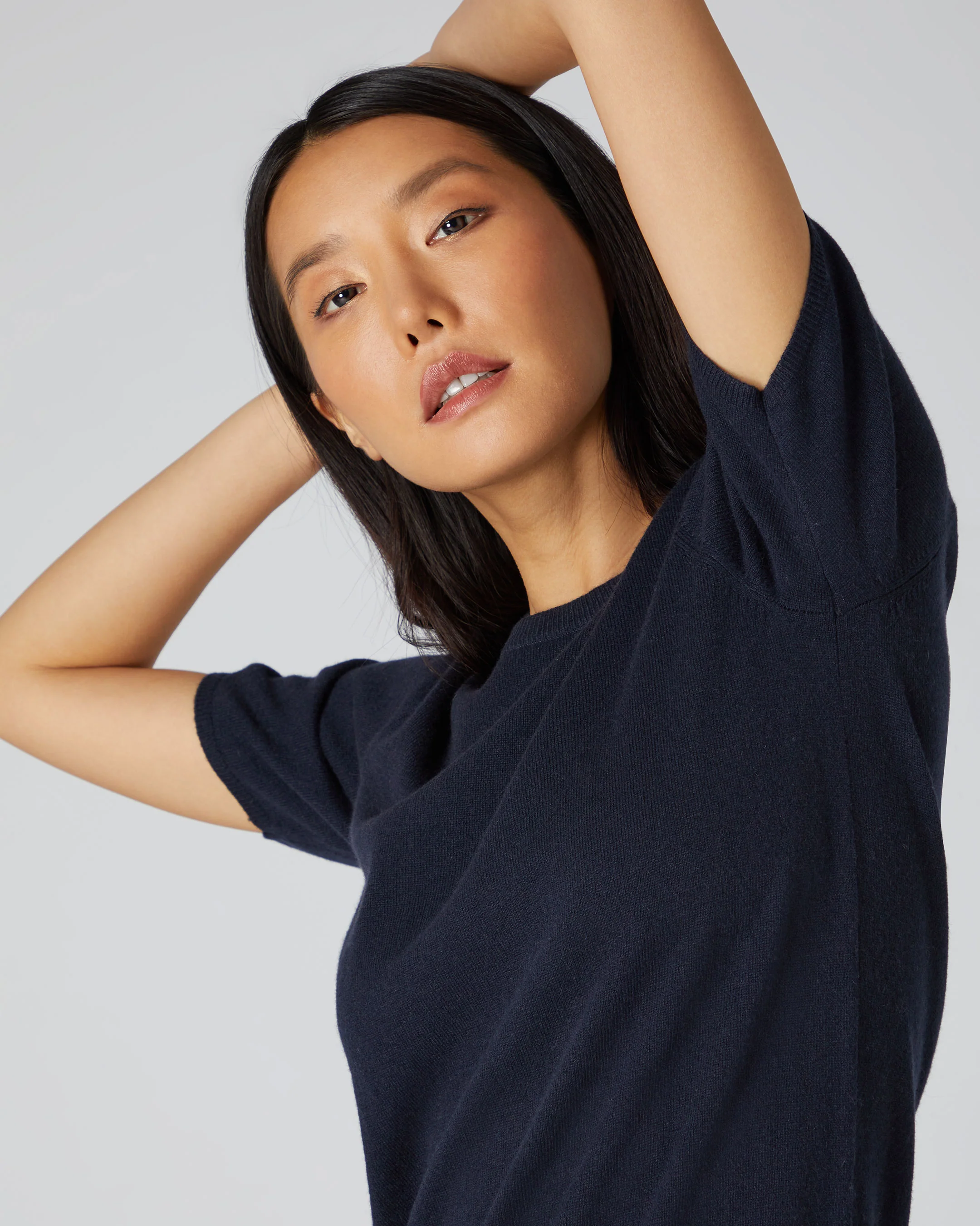 Women's Round Neck Cashmere T-Shirt Navy Blue - Image 5