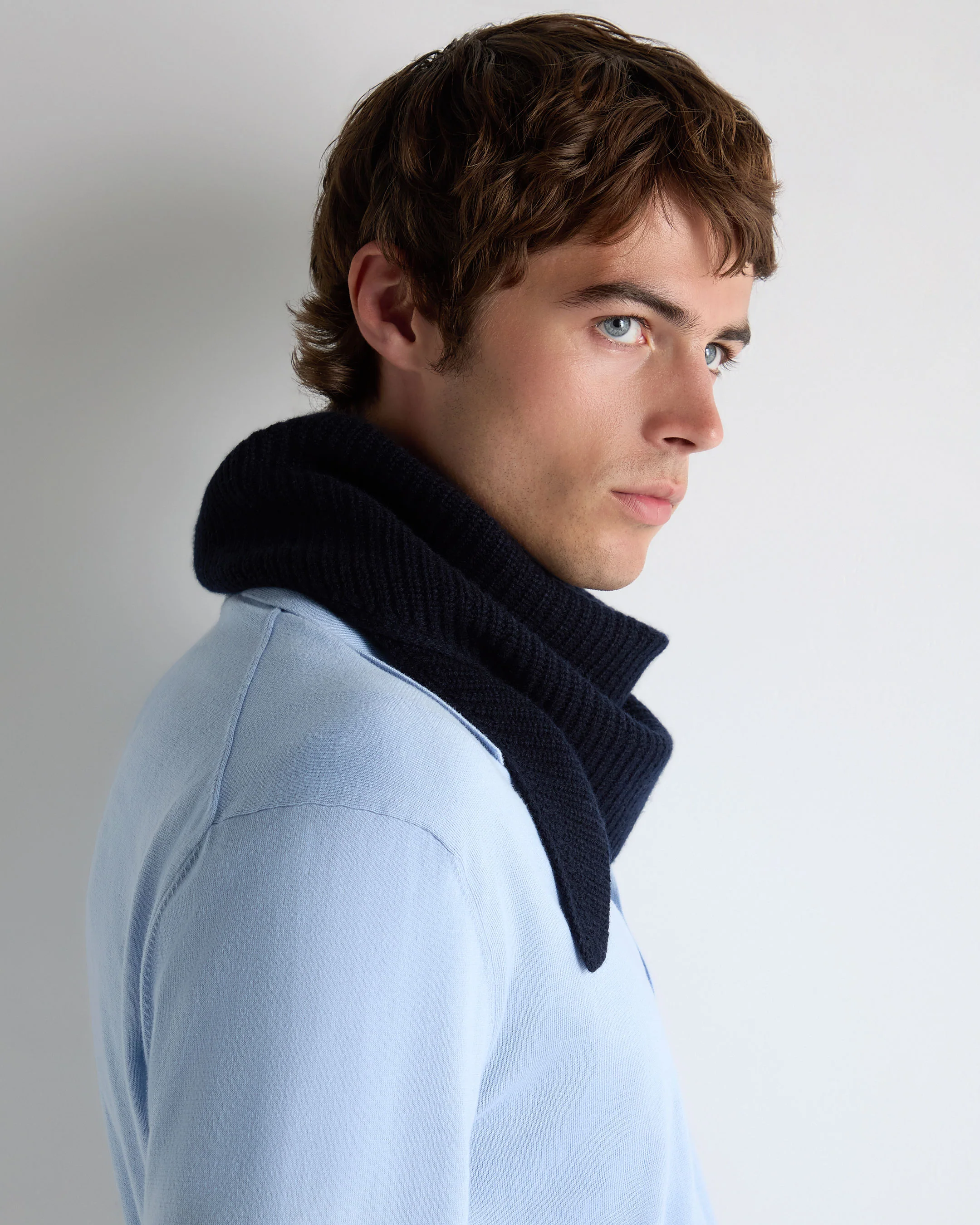 Unisex Ribbed Triangle Cashmere Scarf Navy Blue - Image 4