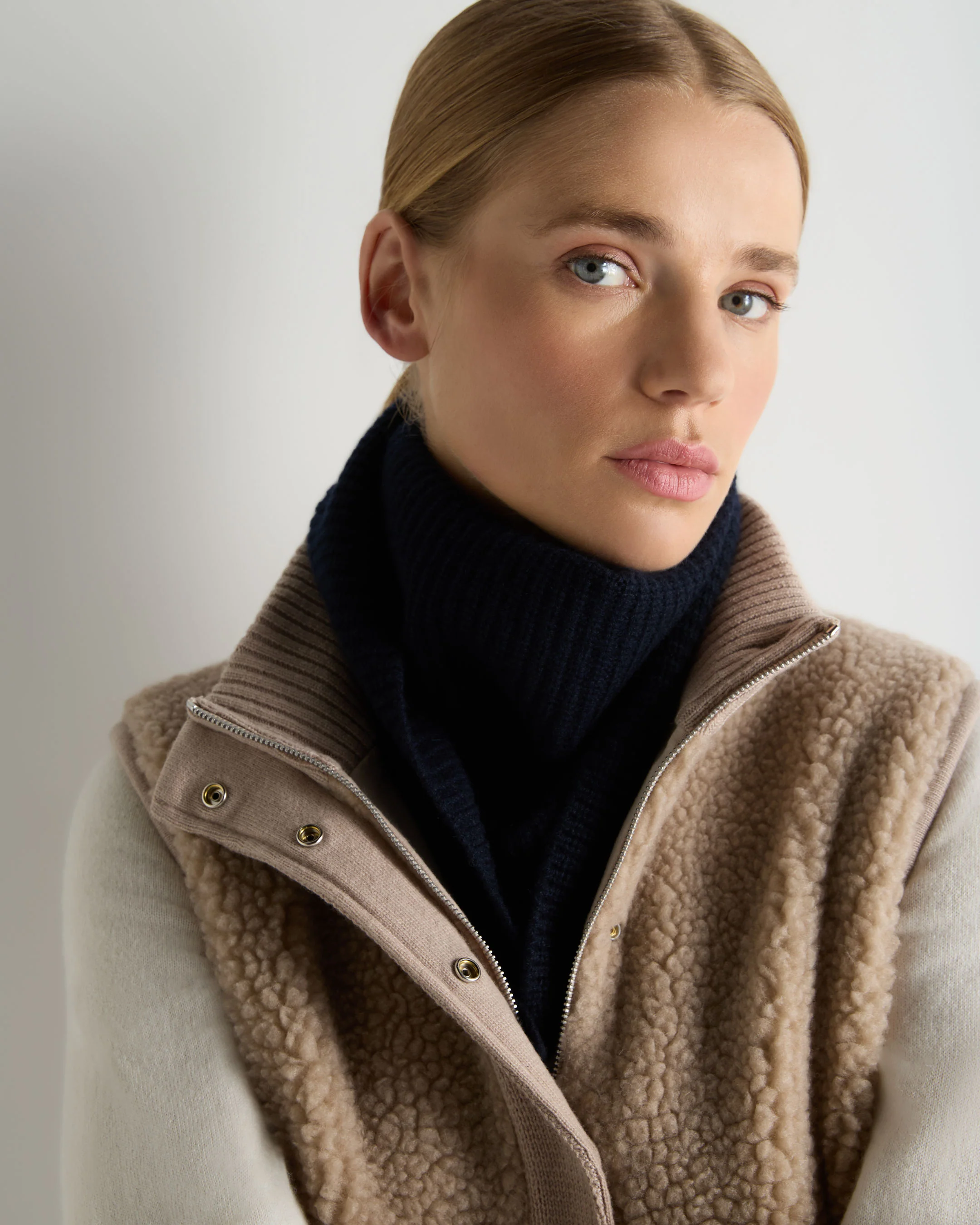 Unisex Ribbed Triangle Cashmere Scarf Navy Blue - Image 5