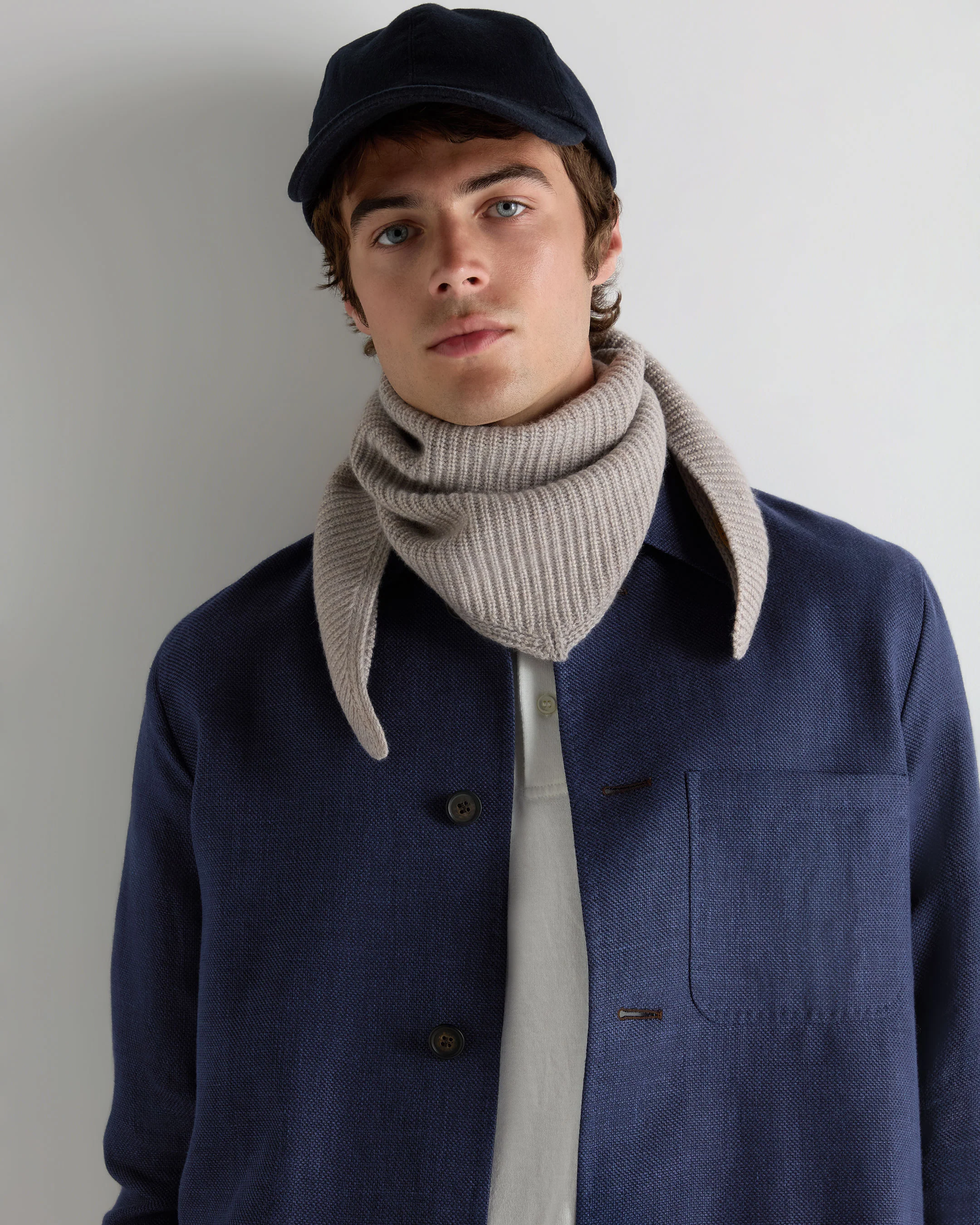 Unisex Ribbed Triangle Cashmere Scarf Oat Grey - Image 2