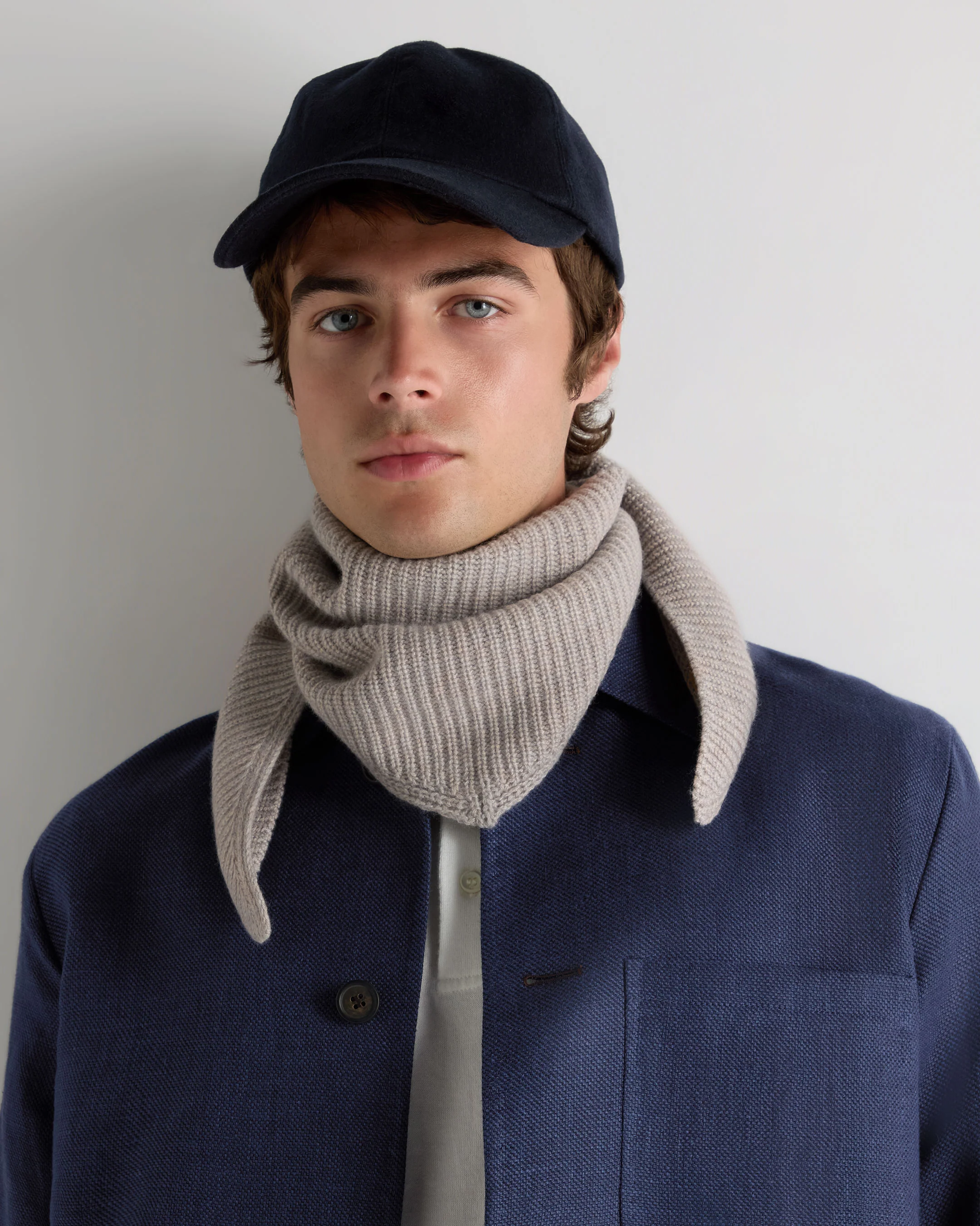 Unisex Ribbed Triangle Cashmere Scarf Oat Grey - Image 4