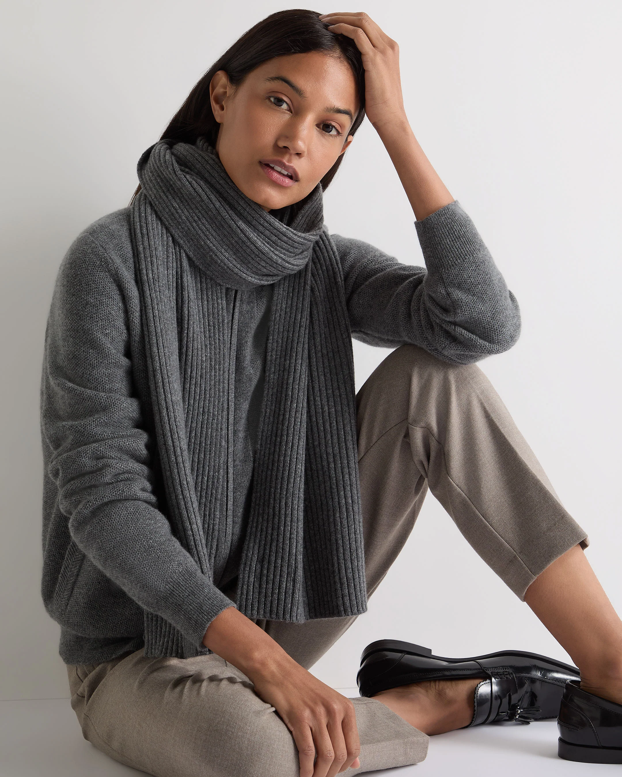 Unisex Short Ribbed Cashmere Scarf Elephant Grey - Image 3