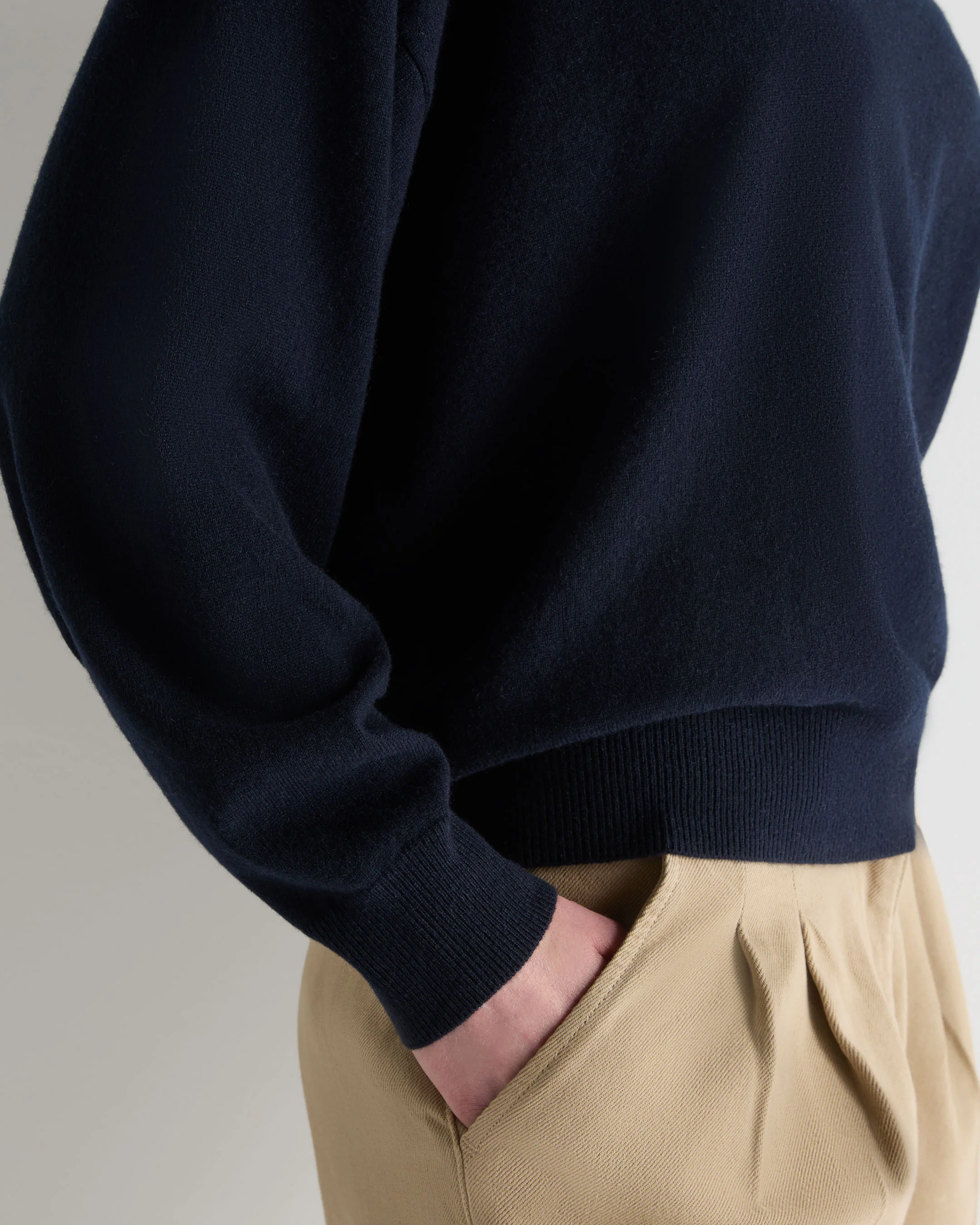 Women's Oversized Round Neck Cashmere Jumper Navy Blue - Image 5