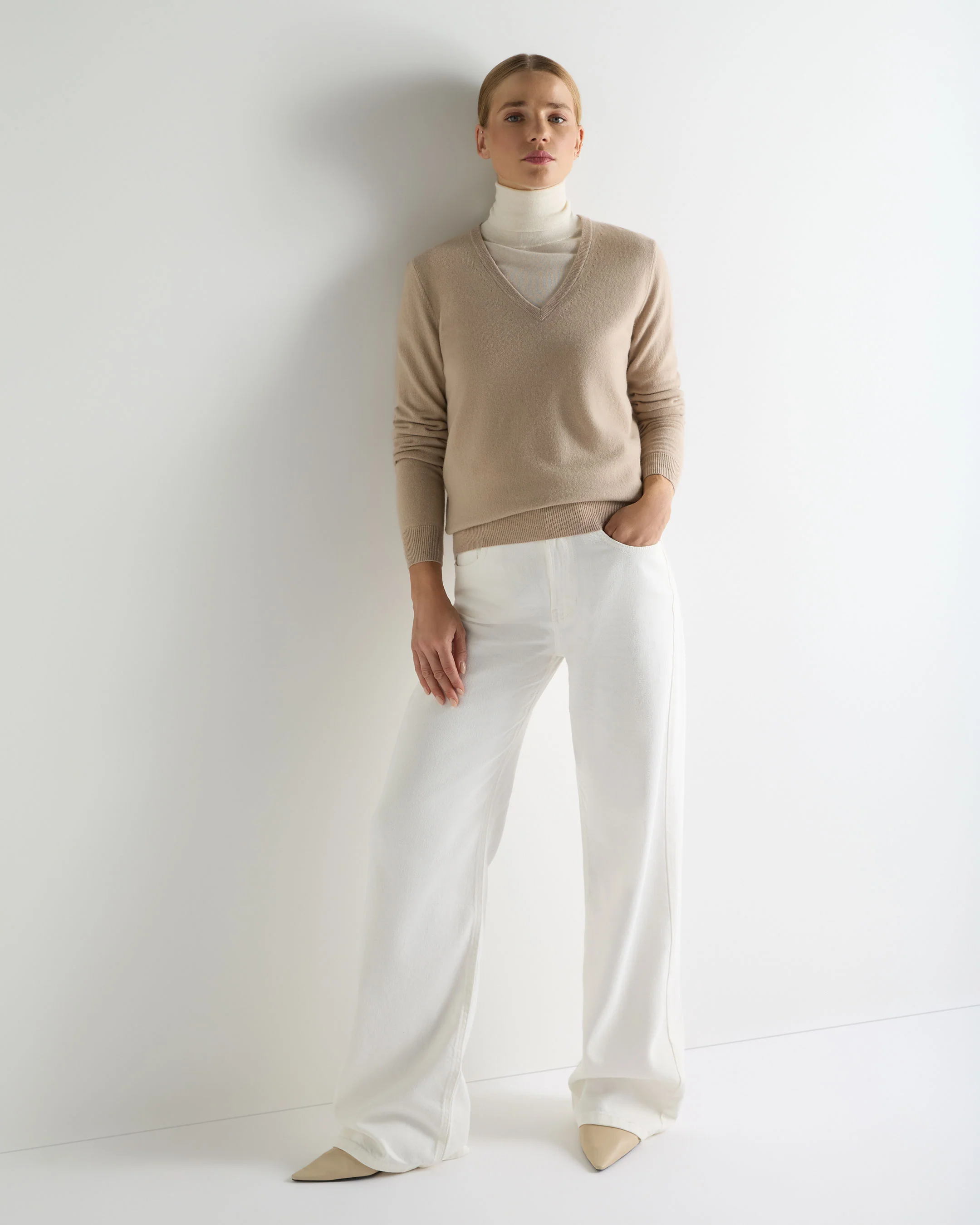 Women's Phoebe V Neck Cashmere Jumper Cashew Brown - Image 3